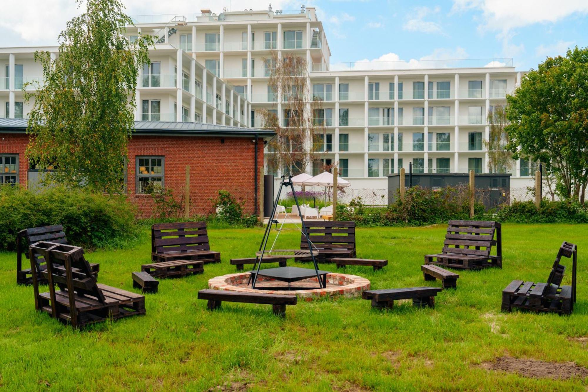Aparthotel Arche Fabryka Samolotow W Mielnie *