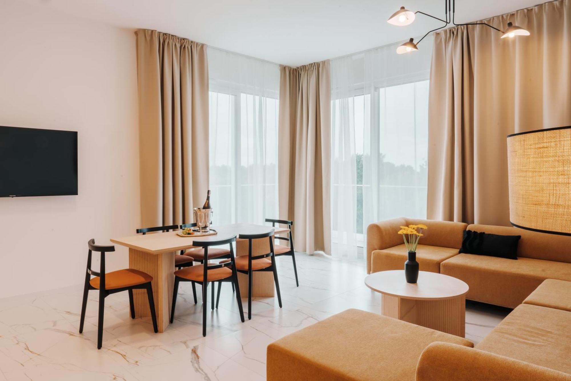 Arche Fabryka Samolotow W Mielnie Aparthotel *