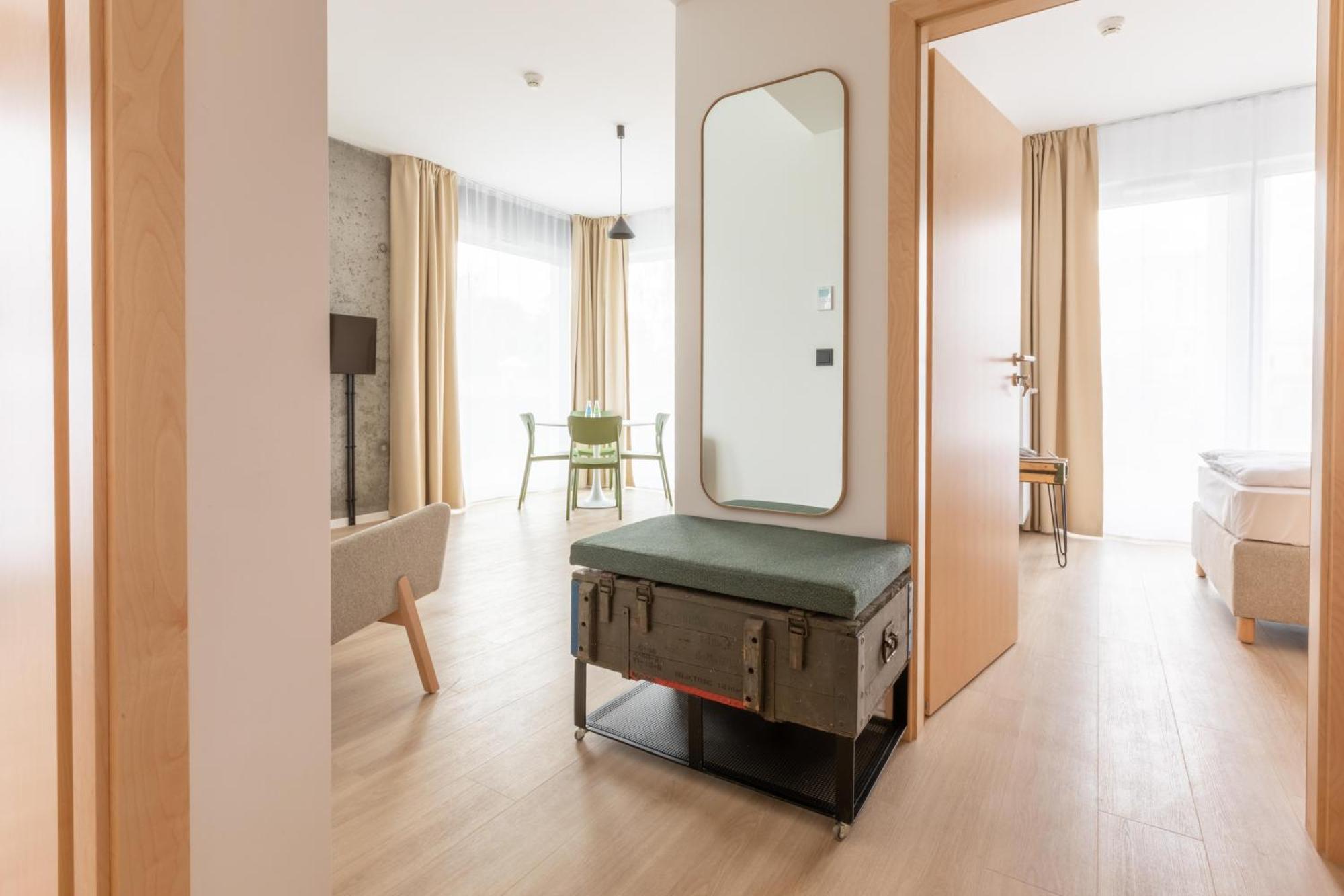 Aparthotel Arche Fabryka Samolotow W Mielnie *